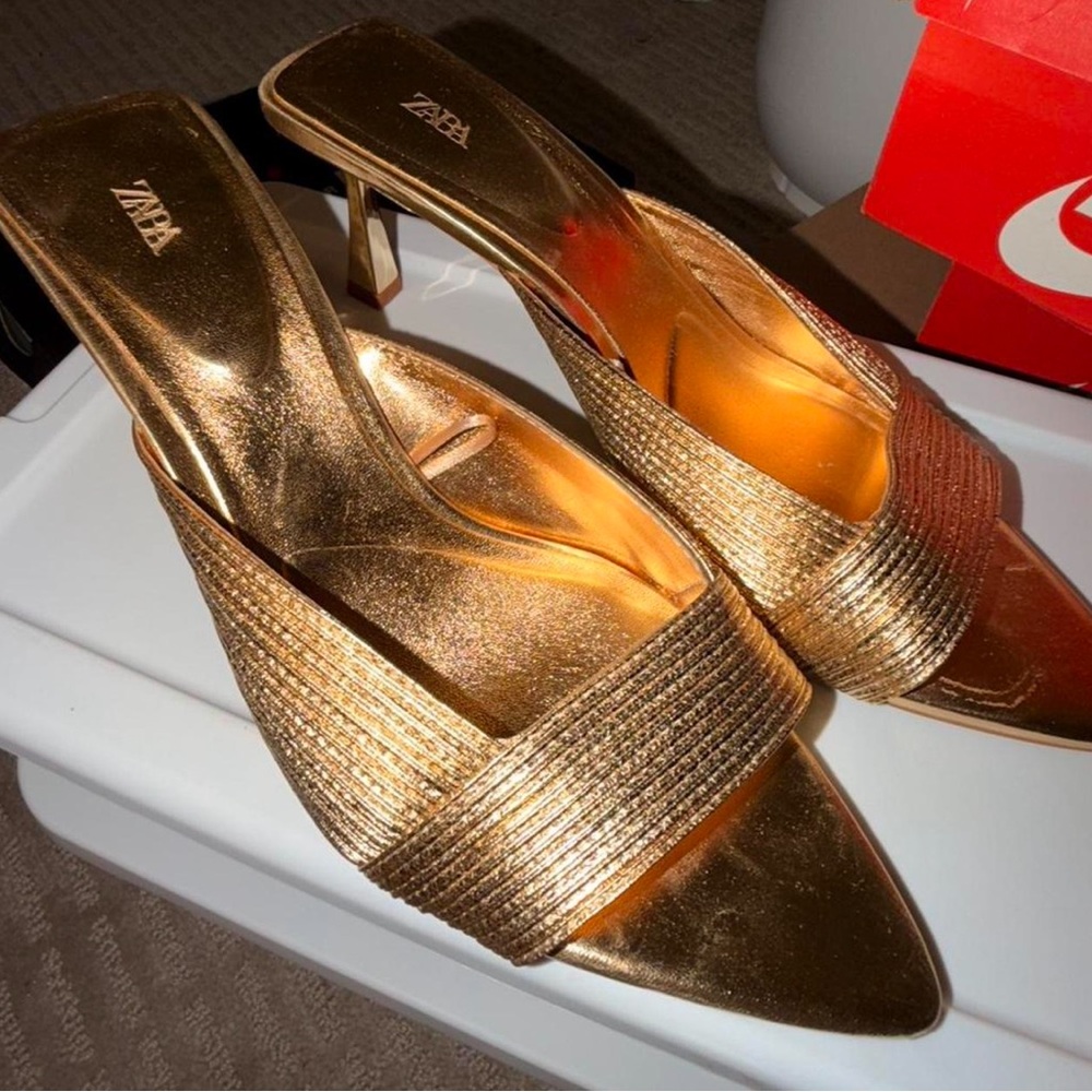 Zara Women's Metallic Gold Heels